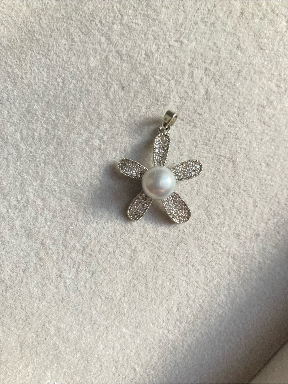 Sterling Silver Pearl Flower Pendant in White